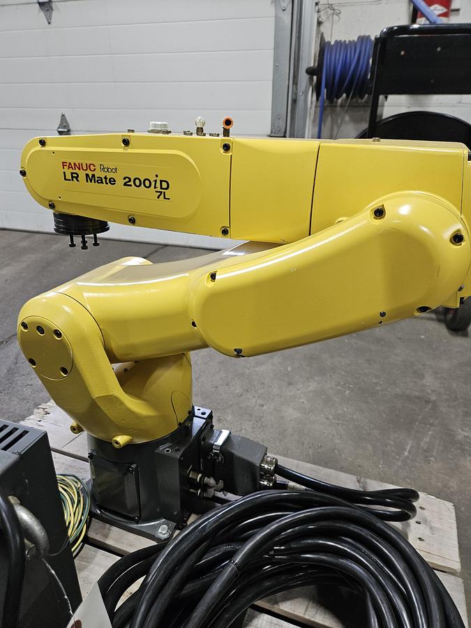 Used Fanuc LR Mate 200iD/7WP Industrial Robot With R-30ib Controller
