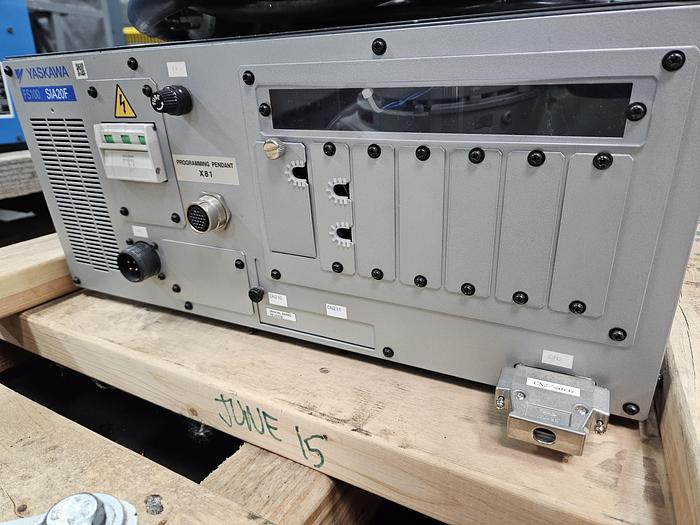 Used Yaskawa Motoman SIA20F Industrial Robot With FS100 Controller