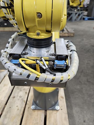 Used Fanuc LR Mate 200iD/7L Industrial Robot With R-30ib Plus Controller 