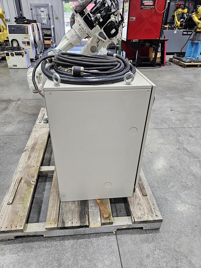 Used Yaskawa Motoman MPL80 Industrial Robot With DX100 Controller