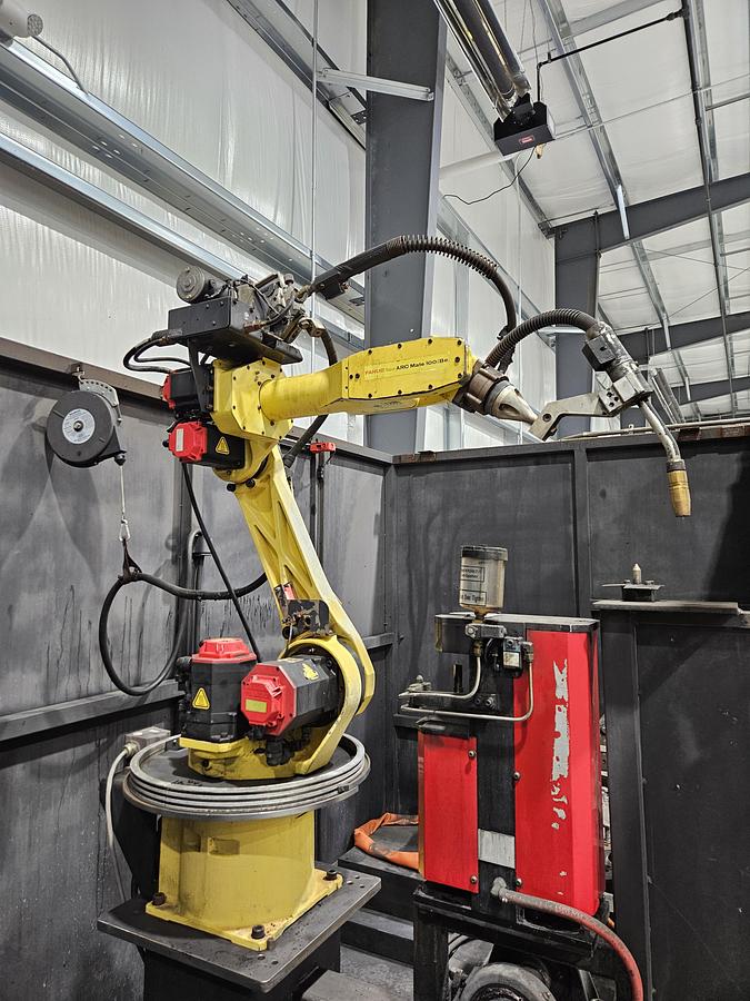 Used Complete Lincoln System 50 Robotic Welding Cell W/ FANUC 100ibe/R-30ia Dual HS and Safety