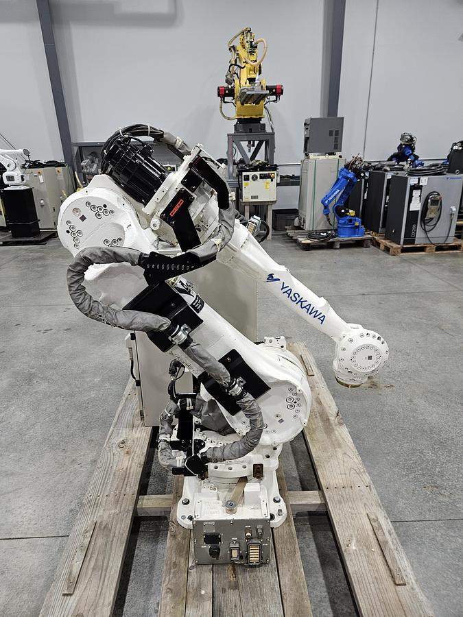 Used Yaskawa Motoman MPL80 Industrial Robot With DX100 Controller