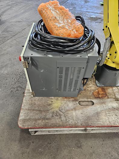 Used 2015 Fanuc M-10ia/12 With R-30ib Controller - F161870