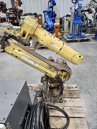 Used FANUC Arcmate 120ic Industrial Robot With R-30ia Controller