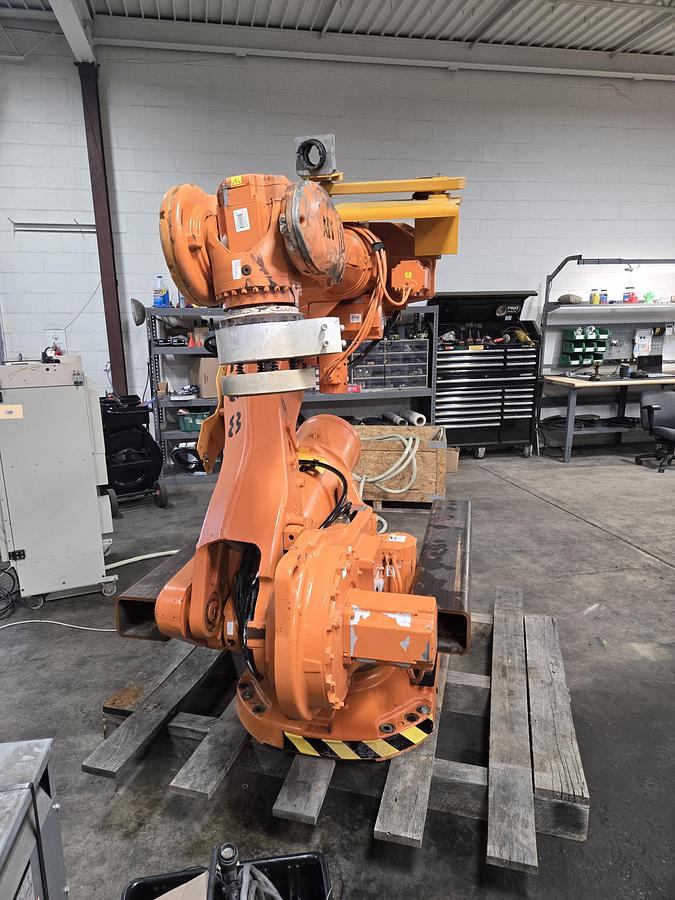 Used ABB IRB 6650S-200/3.0 Industrial Robot With S4C Plus Controller
