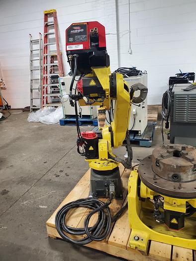 Used Fanuc Arcmate 120ic/10L and 100ic Dual Arm Industrial Robot With Tilt Rotate Positioner