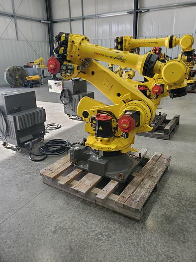 Used Fanuc R-2000ic/210F Industrial Robot With R-30ib Controller