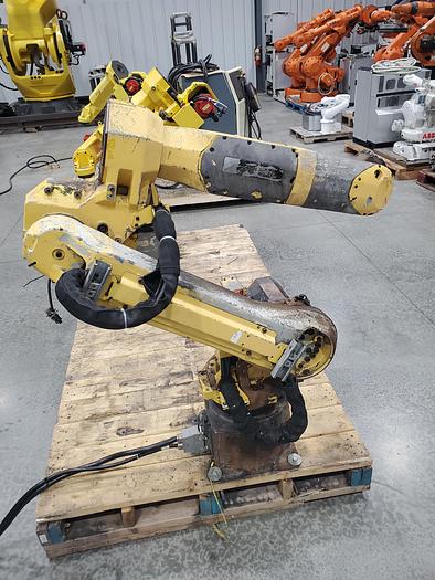 Used FANUC Arcmate 120ic Industrial Robot With R-30ia Controller