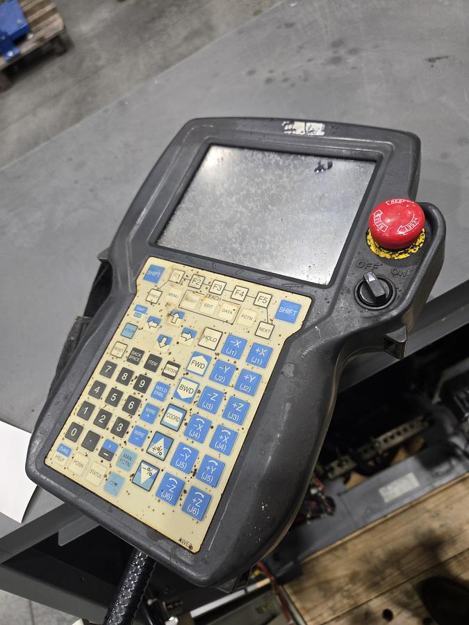 Used FANUC Arcmate 120ic Industrial Robot With R-30ia Controller
