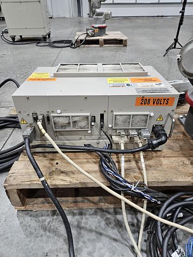 Used Yaskawa Motoman HP3C Industrial Handling Robot With NXC100 Controller