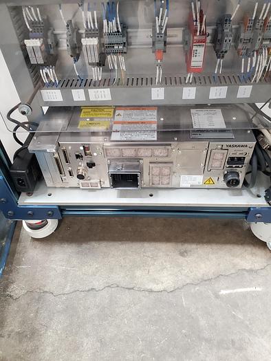 Used Yaskawa Motoman GP7 with YRC100 Controller and Cart