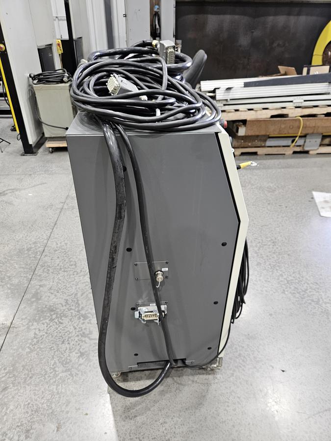 Used Fanuc R-2000ib/125L Industrial Robot With R-30ia Controller