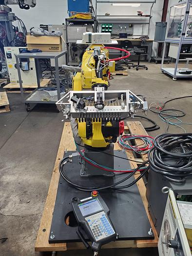 Used 2016 Fanuc M-10ia/12 With R-30ib Controller, Vision, and Custom EOAT with 2 finger and 1 suction gripper - F187108