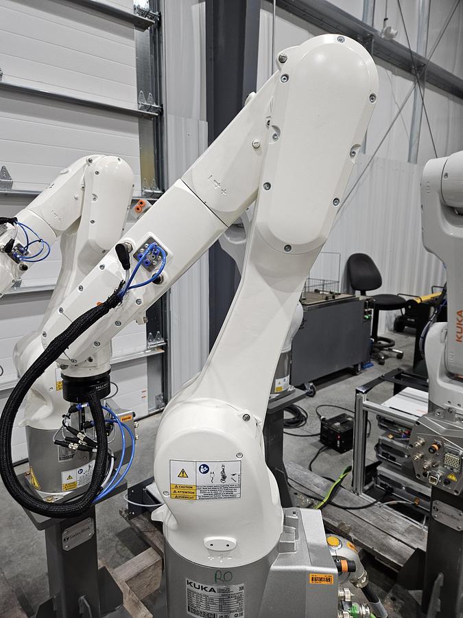 Used KUKA KR10 R1100-2HO Food Grade Industrial Robot With KRC5 Micro Controller