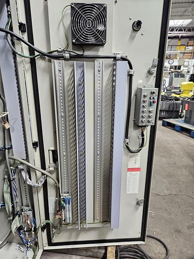 Used Yaskawa Motoman MA1400 With DX100 Controller and Miller Auto Axcess 450