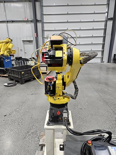Used Fanuc M-10ia/12