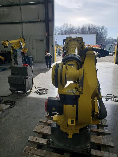 Used Fanuc R-2000ic/210F Industrial Robot With R-30ib Controller