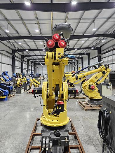 Used Fanuc M-900ia/260L Industrial Robot With R-30ia Controller