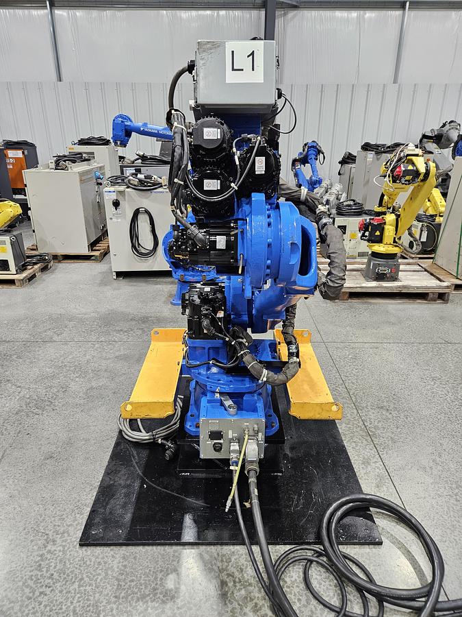 Used Yaskawa Motoman MH50 Industrial Robot With DX100 Controller