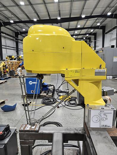 Used Fanuc M-1iA/1HL Industrial Spider Robot With R-30ib Controller