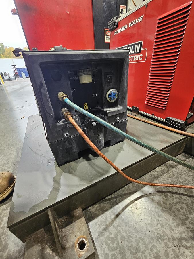 Used Complete FANUC Robotic Welding Cell W/ FANUC Arcmate 100ic/6l R-30ia Controller and Dual Tilt Rotate Positioners