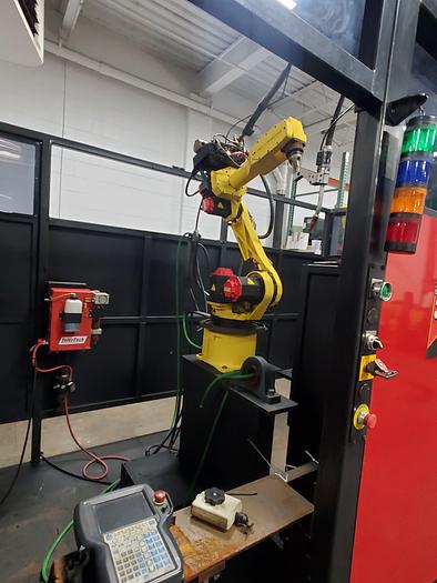 Used Lincoln System 30 With Fanuc Arcmate 100ib Industrial Robot and Lincoln Powerwave 455M