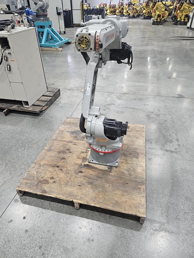 Used Yaskawa Motoman MH6 With DX100 Controller