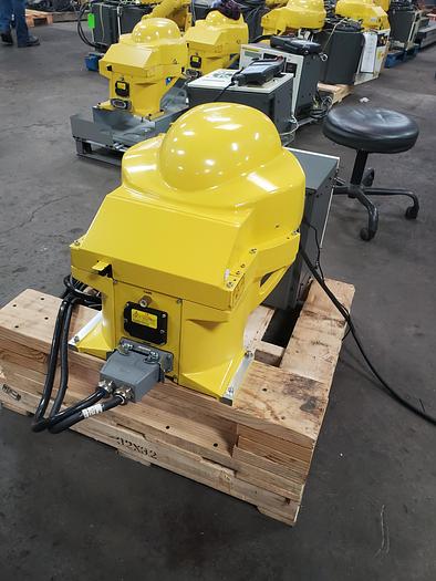 Used Fanuc M-1iA/0.5S Industrial Delta Robot With R-30ib Controller