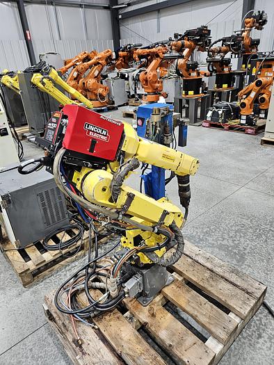 Used Fanuc Arcmate 100ic Industrial Welding Robot With Lincoln PW R450 And Reamer