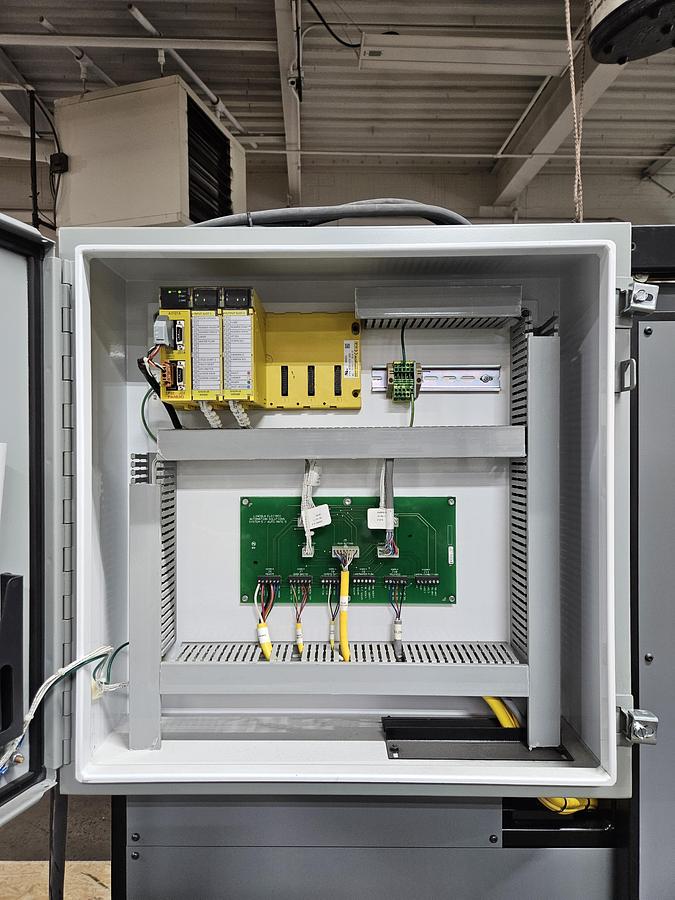 Used Lincoln Automate 5 Cell Fanuc Arcmate 0ib Industrial Welding Robot And R-30ib Controller