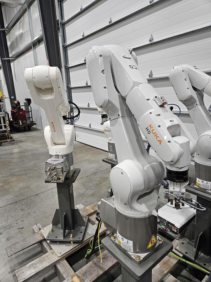 Used KUKA KR10 R1100-2HO Food Grade Industrial Robot With KRC5 Micro Controller