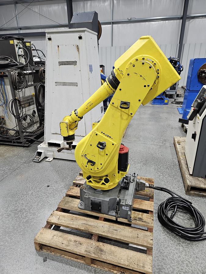 Used Fanuc M-710ib/45 Industrial Robot With R-J3ib Controller