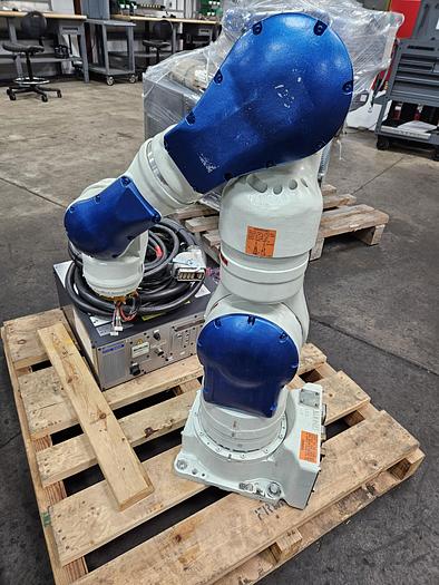 Used Yaskawa Motoman SIA20F Industrial Robot With FS100 Controller