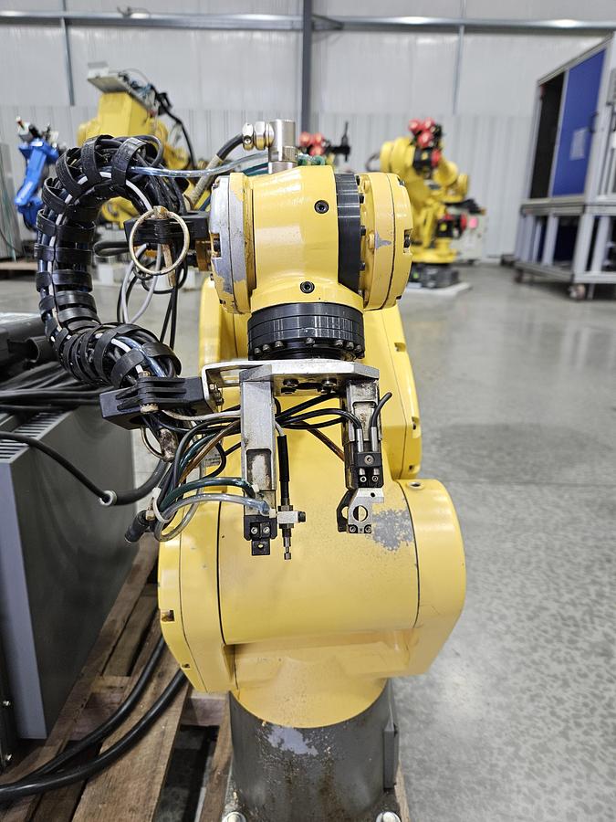 Used Fanuc LR Mate 200ic Industrial Robot With R-30ia Controller