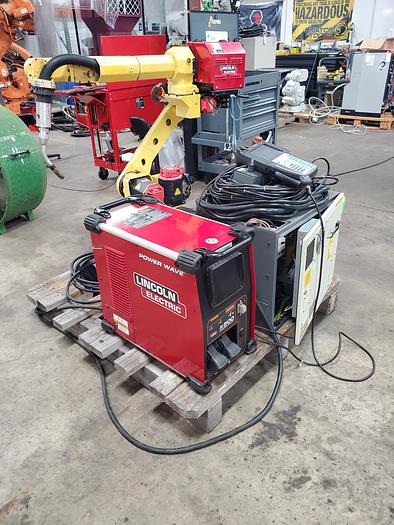 Used 2016 Fanuc Arcmate 100ic/7L Industrial Robot With Lincoln Powerwave R500