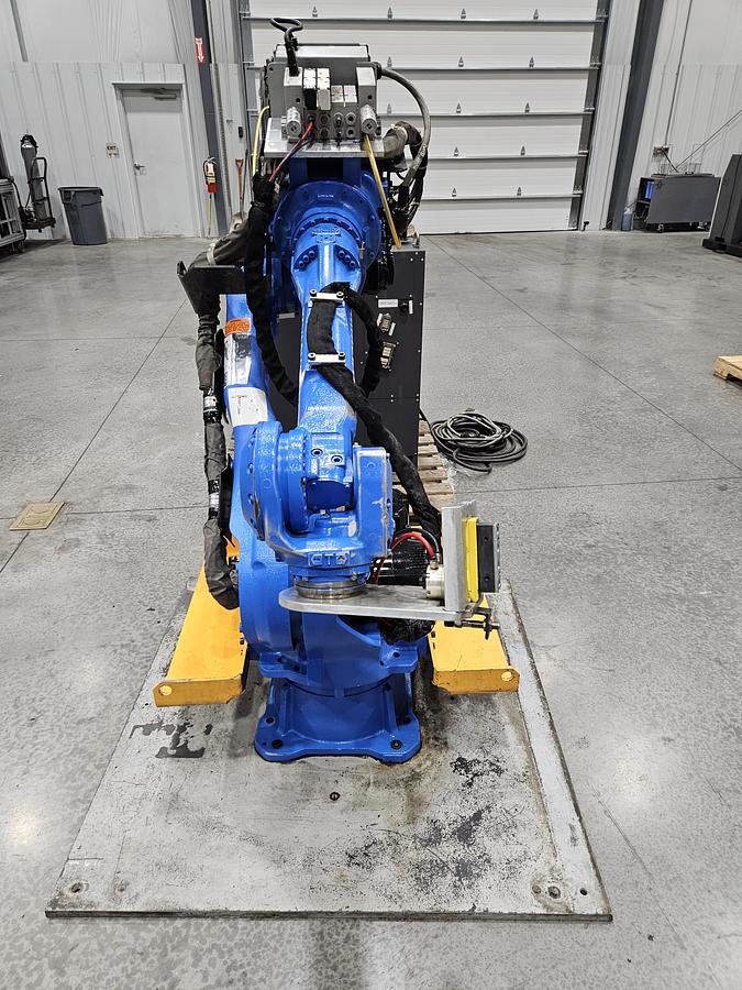 Used Yaskawa Motoman MH50-II Industrial Robot With DX200 Controller