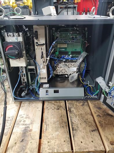 Used Yaskawa Motoman MH50 Industrial Robot With DX100 Controller