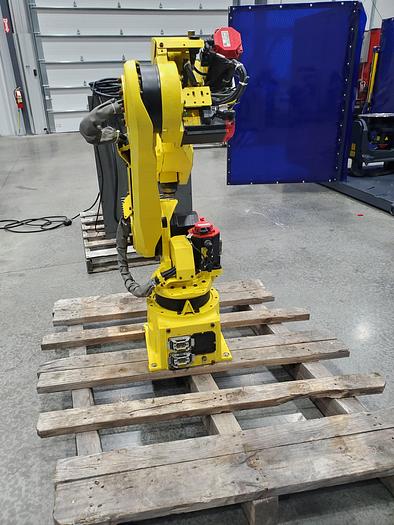Used Fanuc Arcmate 120ib Industrial Welding Robot With R-J3IB Controller