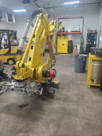 Used Fanuc M-410ic/315 Industrial Palletizing Robot With R-30ib Controller