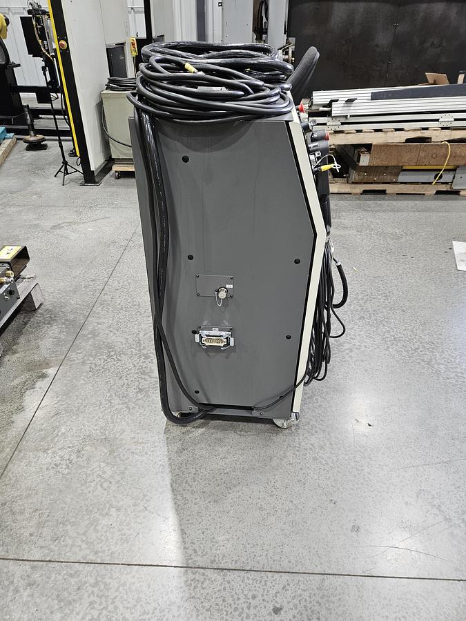 Used Fanuc R-2000ib/125L Industrial Robot With R-30ia Controller
