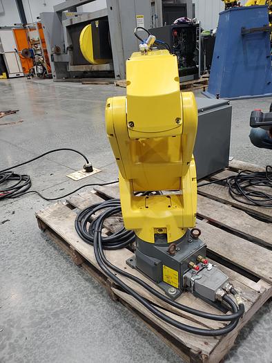 Used Fanuc LR Mate 200iC Industrial Robot With R-30ia Controller