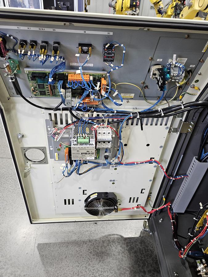 Used Fanuc R-2000ib/125L Industrial Robot With R-30ia Controller