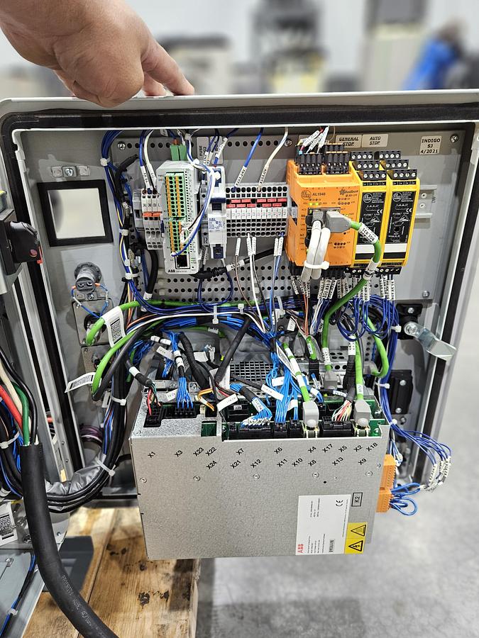 Used ABB IRB 1300-7/1.4 Industrial Robot With OmniCore C90XT Controller