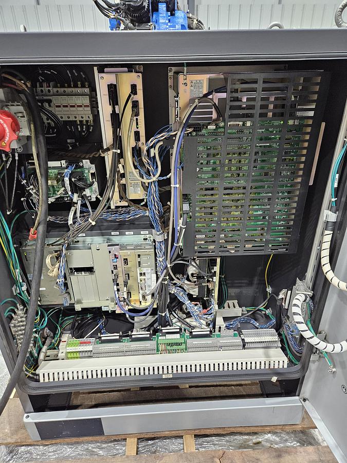 Used Yaskawa Motoman MH50-II :Industrial Robot With DX200 C