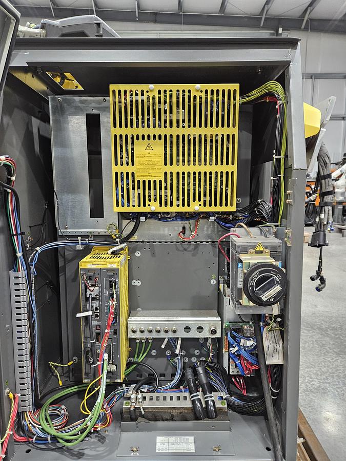 Used Fanuc R-2000ib/220US Industrial Robot With R-30ia Controller