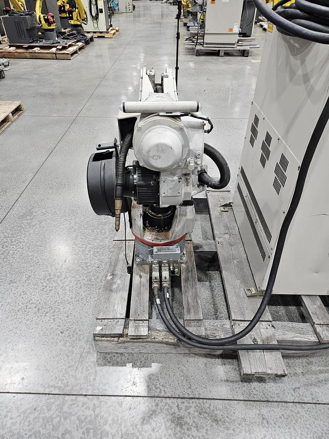 Used Yaskawa Motoman EA1400 Industrial Robot With XRC 2001 Controller