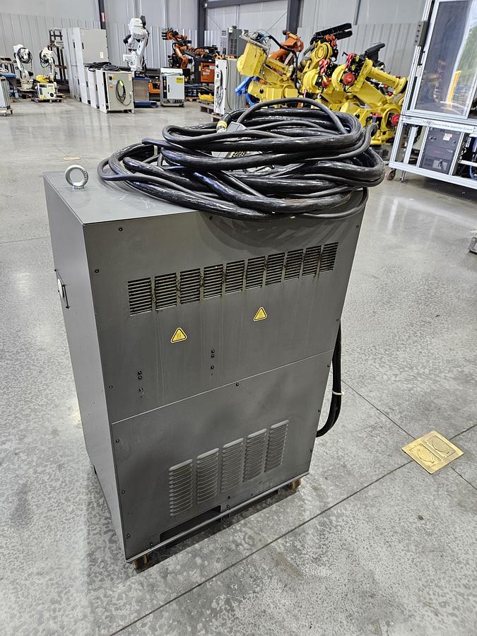 Used Fanuc R-2000ib/125L Industrial Robot With R-30ia Controller
