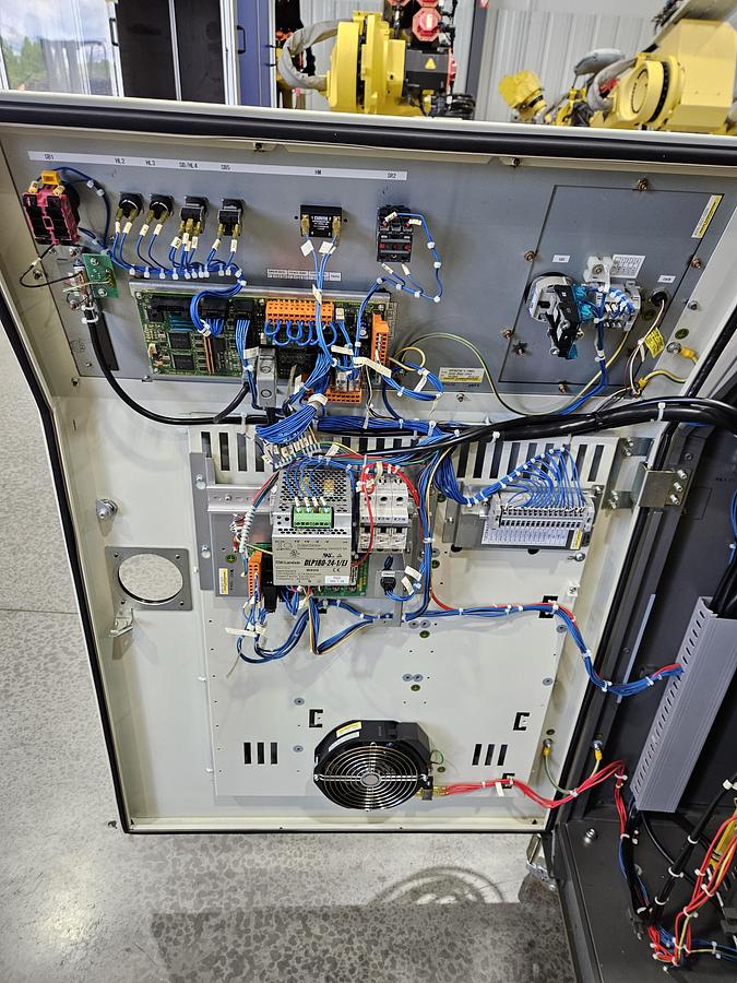 Used Fanuc R-2000ib/125L Industrial Robot With R-30ia Controller