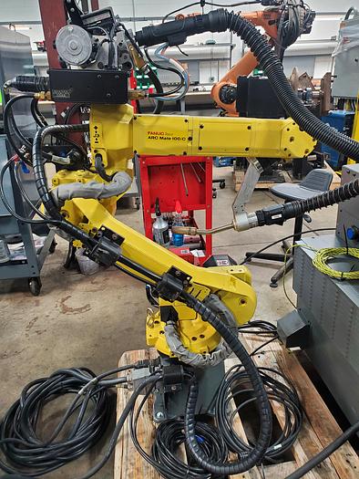 Used 2008 Fanuc Arcmate 100ic Industrial Robot with R-30ia Controller, Lincoln PW i400, and Cool Arc 40 - Only 25.5 Running Hours
