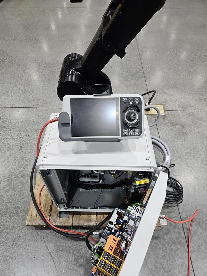 Used ABB IRB 1300-7/1.4 Industrial Robot With OmniCore C90XT Controller